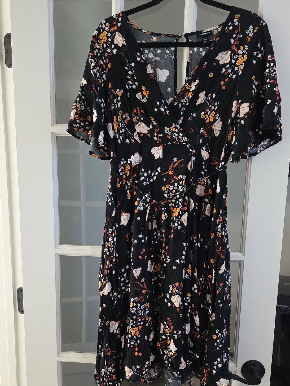 torrid Black Floral V-Neck Tie-Waist Midi Dress with Orange & Cream Accents 00